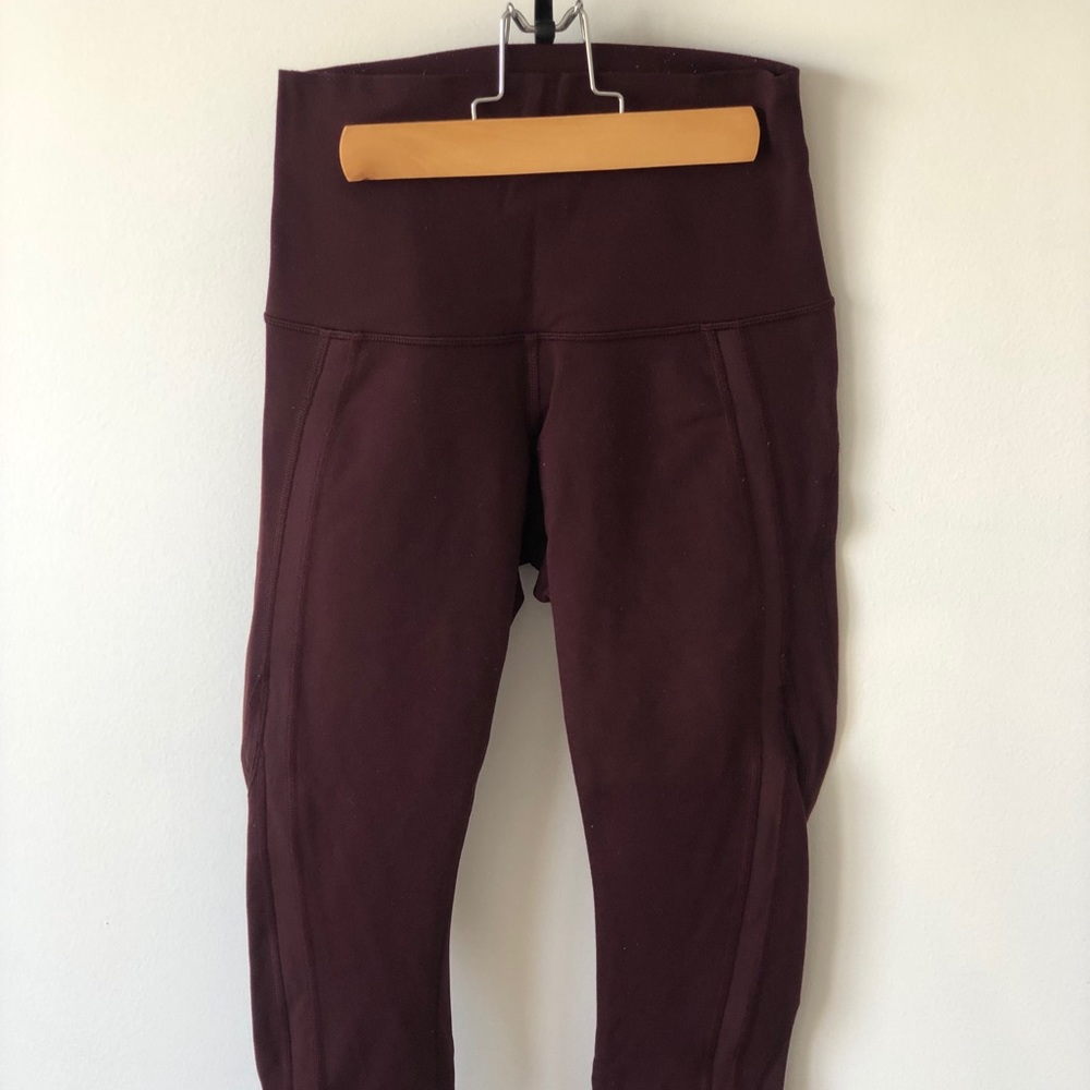 Lululemon maroon cropped leggings